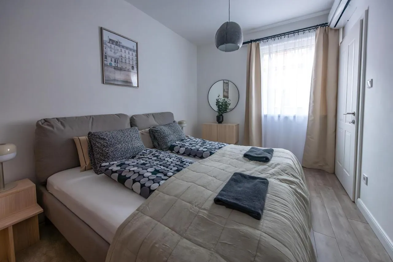 Lovag 12 Terrace Designer Home location