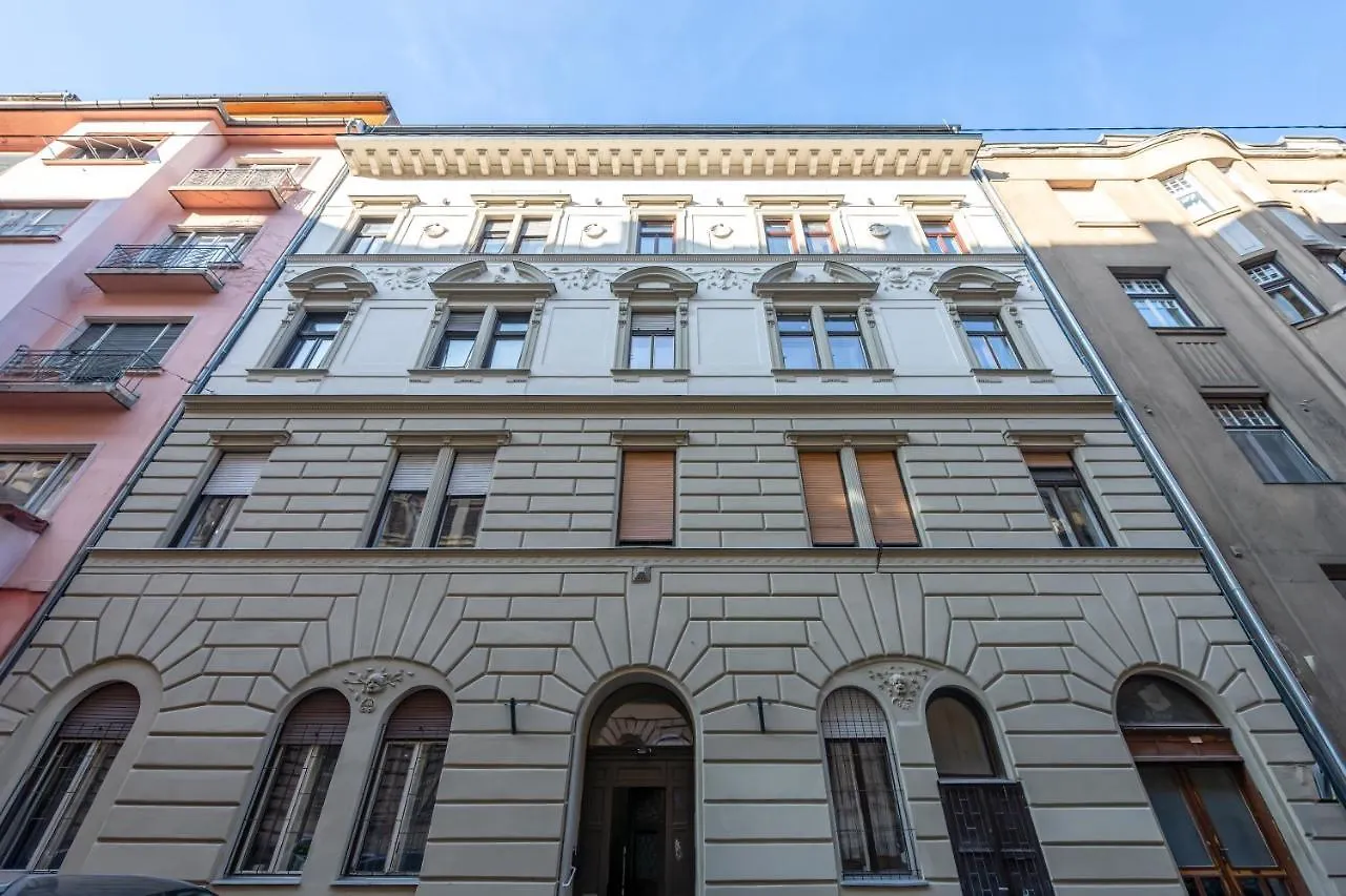 Apartment Lovag 12 Terrace Designer Home Budapest Hungary